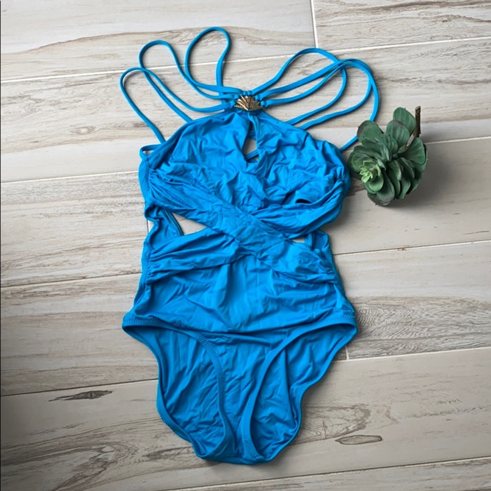 Blue swimsuit 🩱